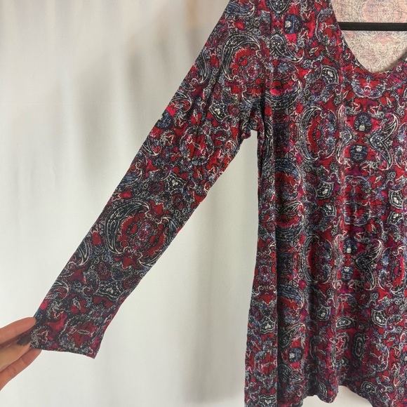 J.Jill Gorgeous V-Neck Knit Tunic ~ True Red Sparkling Paisley Size: M - Picture 7 of 13